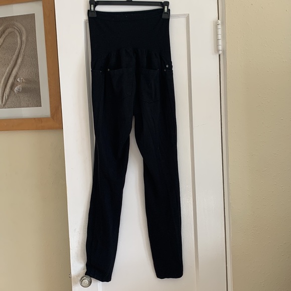 A Pea in the Pod Black Pants - Picture 2 of 3